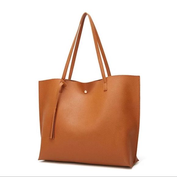 Large Retro Vegan leather Tote Bag with Tassel - Black. NWT. - Picture 3 of 4